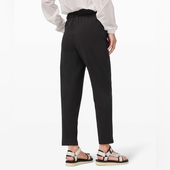Lululemon Keep Moving Pant 7/8 High-Rise
Black - Picture 1 of 8